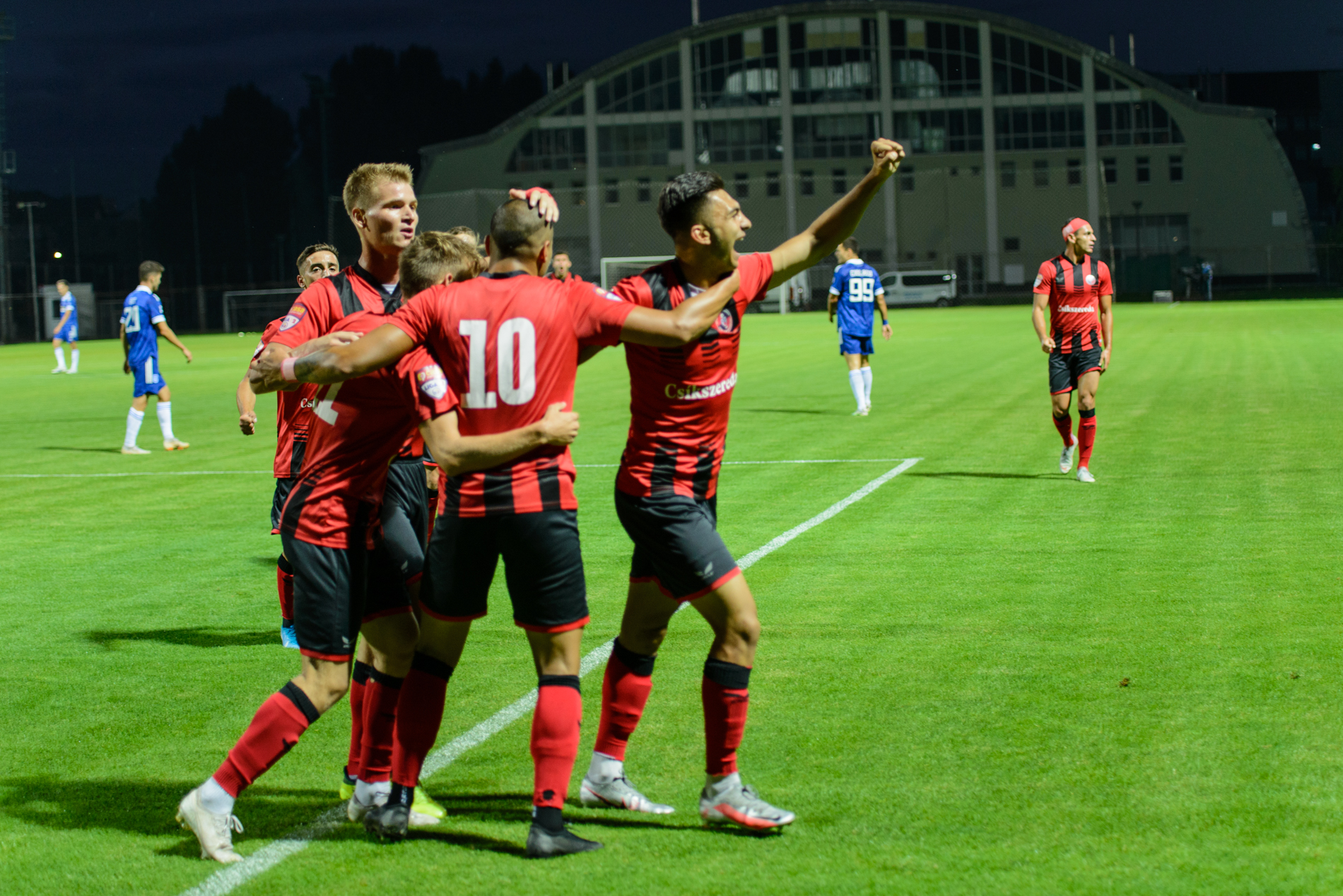 Folyamatos kapaszkodás (VII) – Csapatépítés előlről