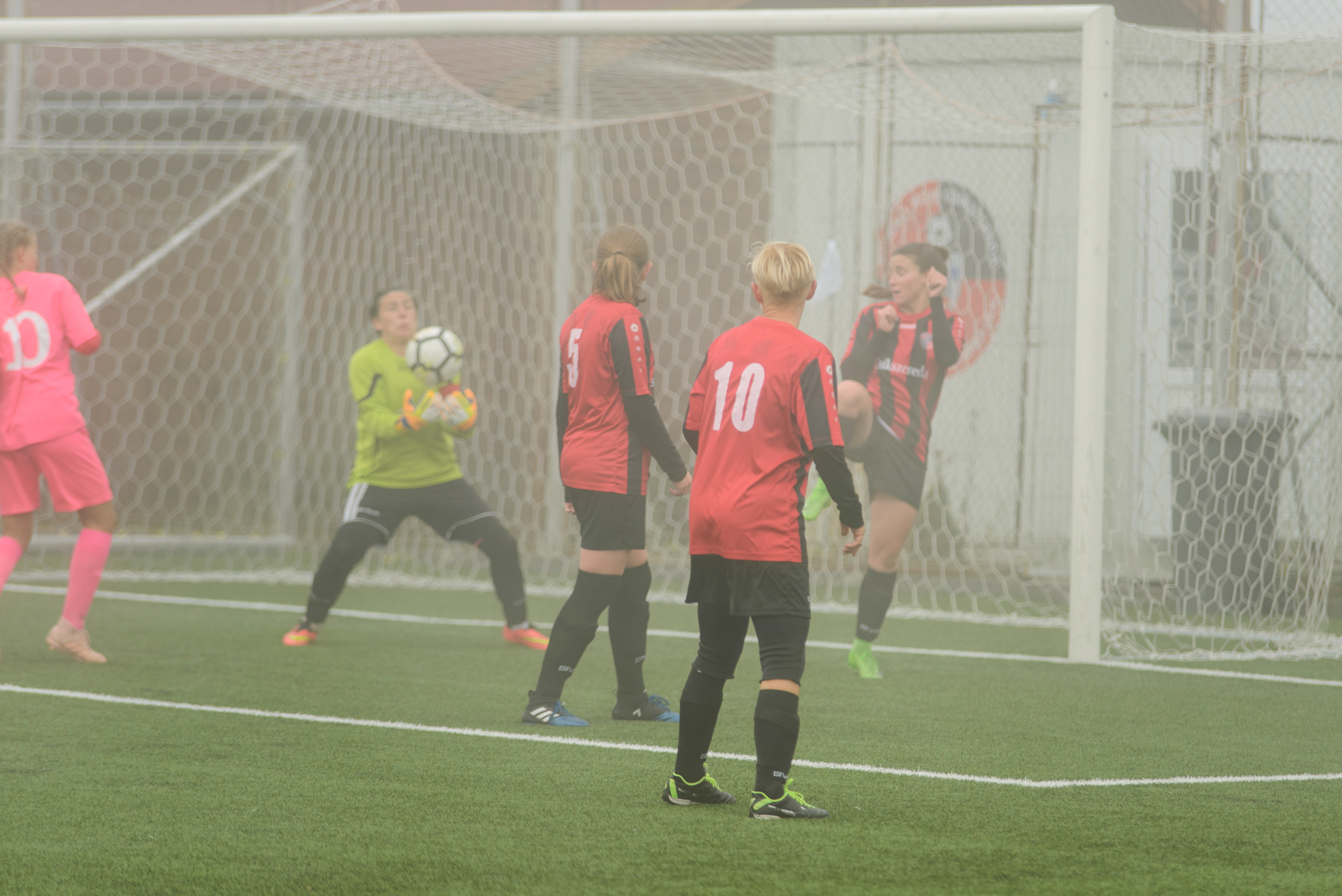 Rajtol a női másodosztály