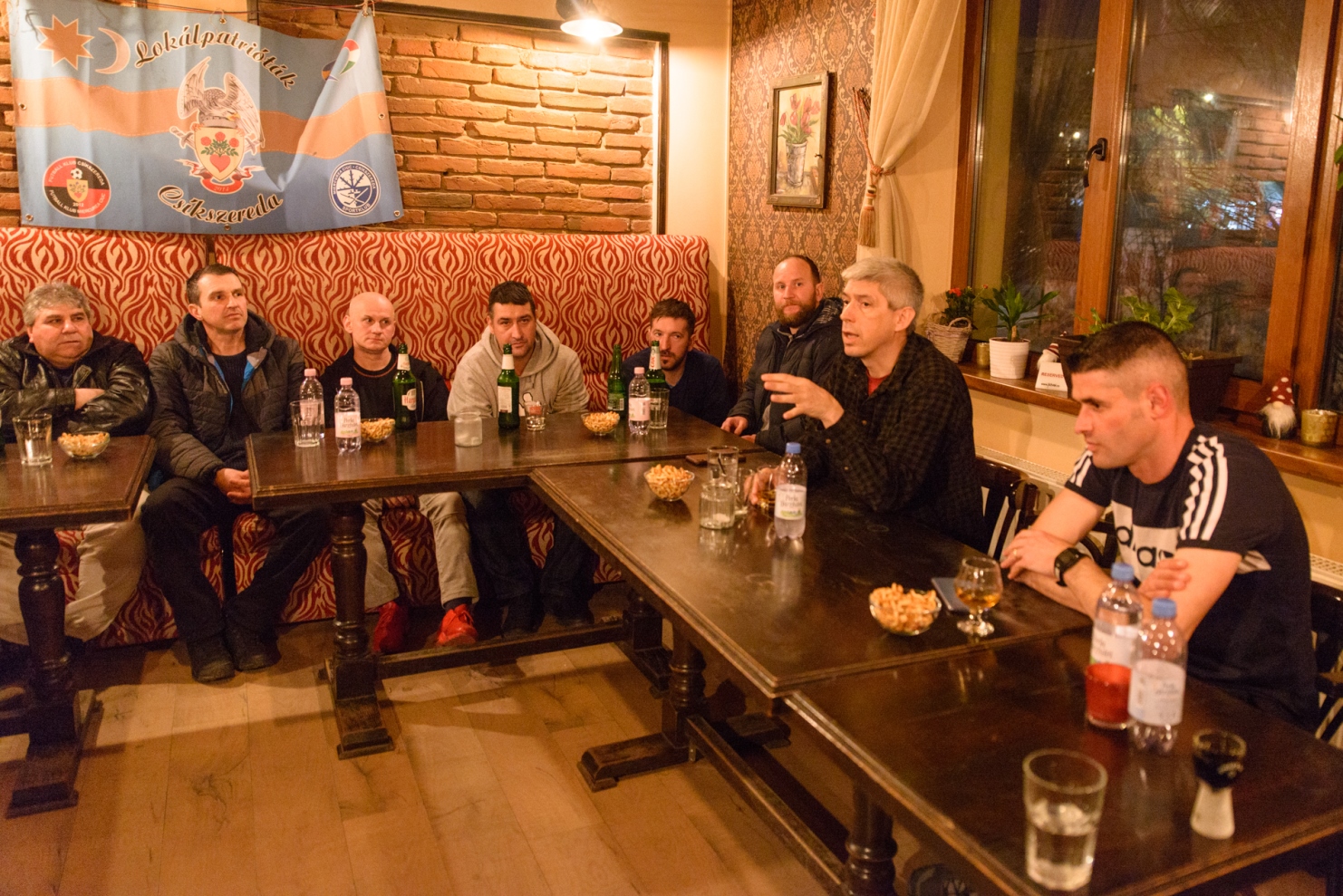 Szurkolókkal találkoztak