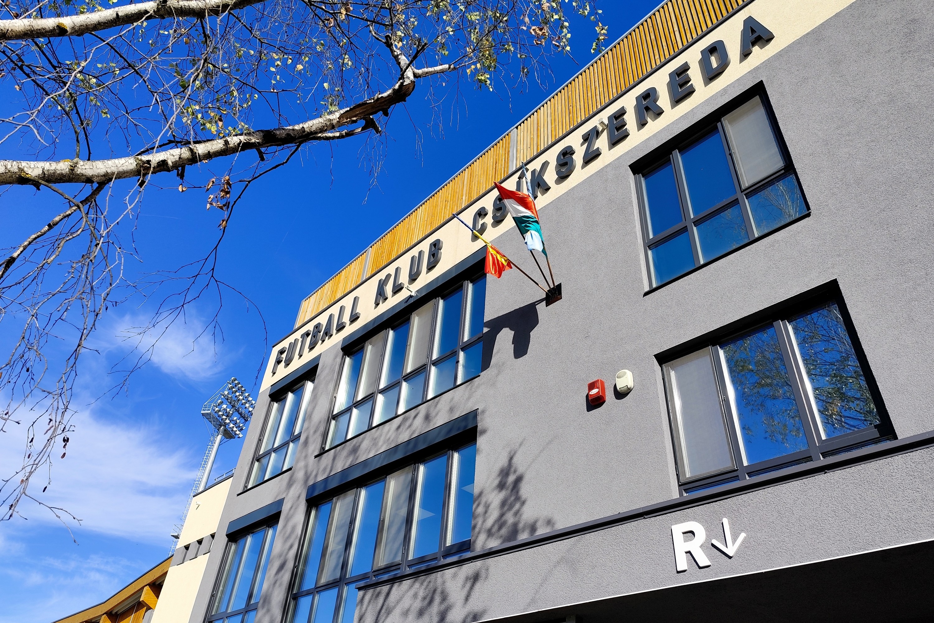 Tisztelt sportbarátok, elhivatott szurkolóink!