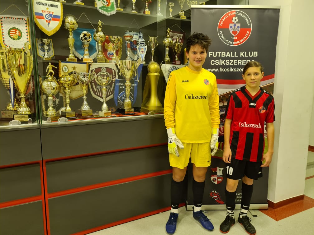 Lányainkat is behívták