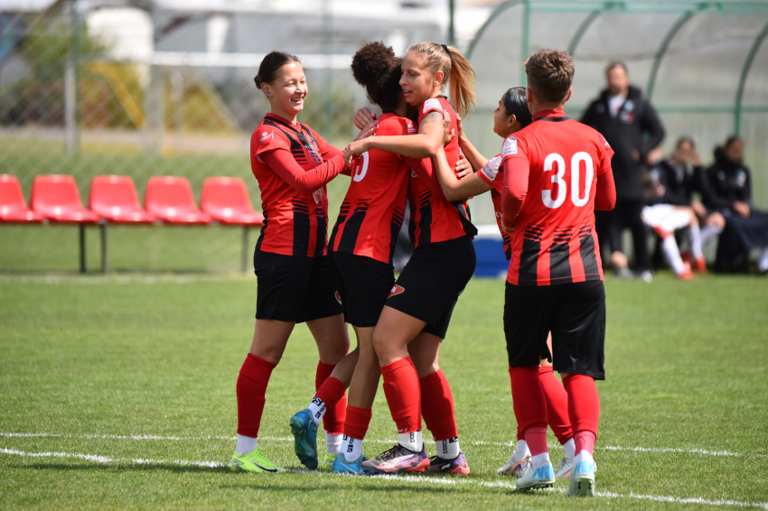 Női Románia Kupa | Nyéki duplájával fölényes győzelem az elődöntőben